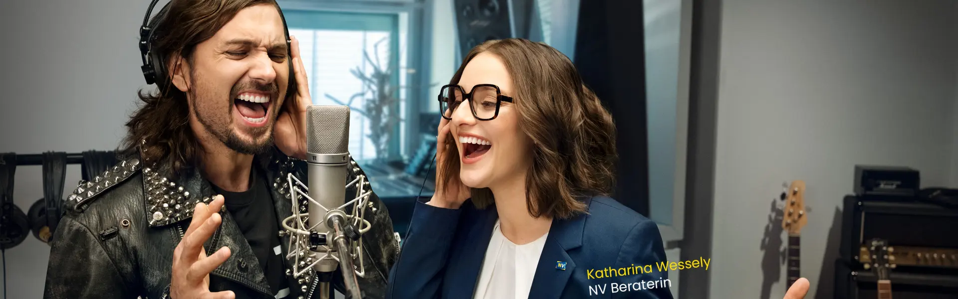 NV-Beraterin unterstützt Sänger im Tonstudio