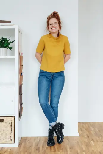 glückliche junge Frau